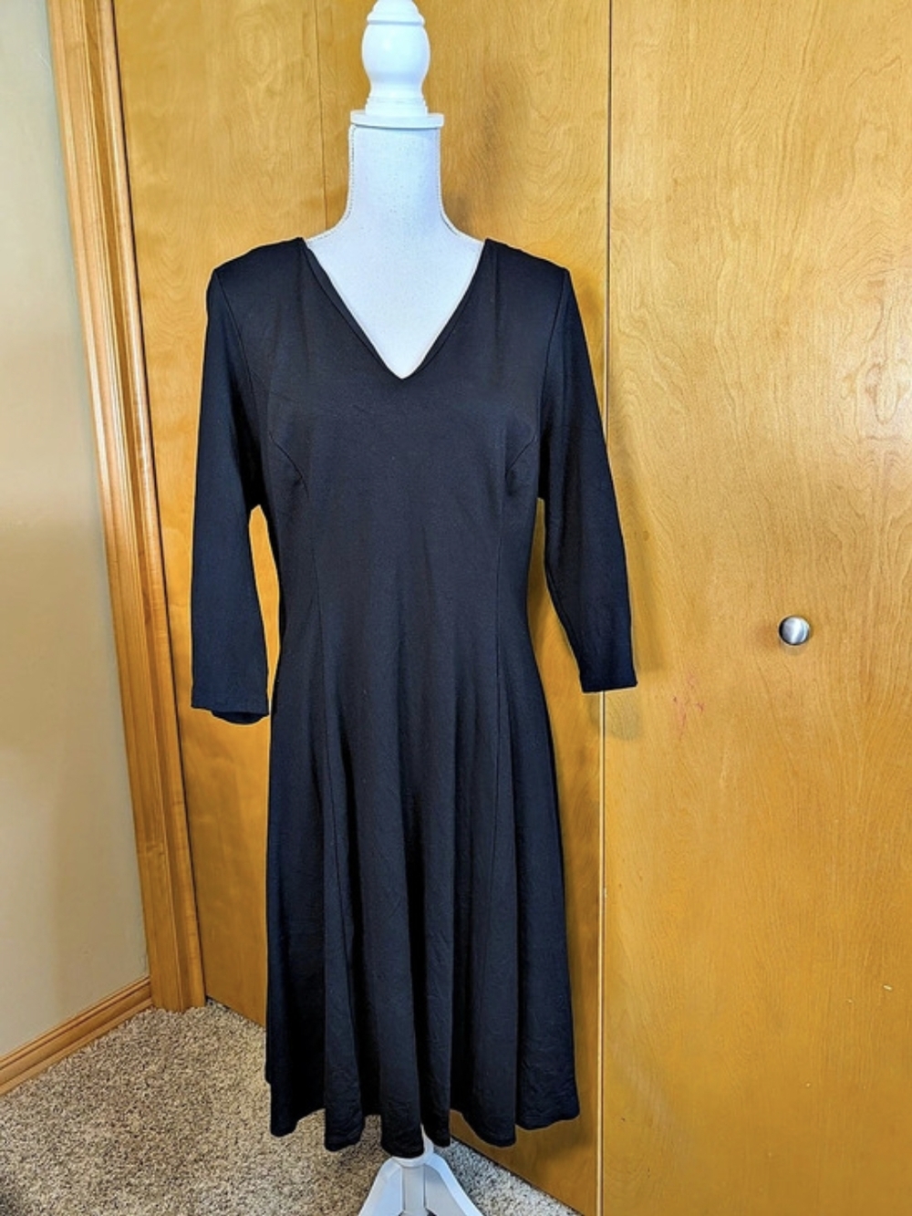 Lane Bryant Black V-Neck Midi Dress Size 14/16 Like New